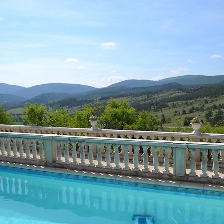 טריגאנס Logis Hotel Le Vieil Amandier מראה חיצוני תמונה