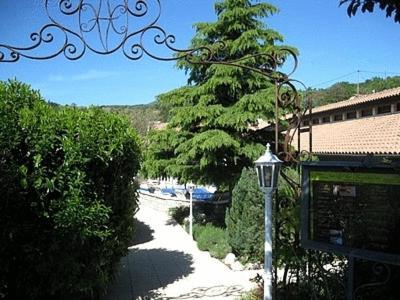 טריגאנס Logis Hotel Le Vieil Amandier מראה חיצוני תמונה