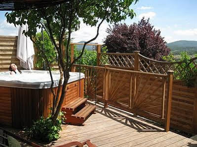 טריגאנס Logis Hotel Le Vieil Amandier מראה חיצוני תמונה